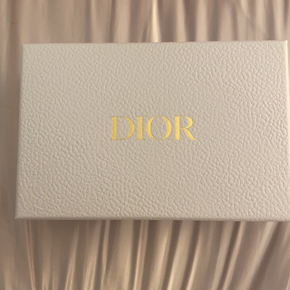 DIOR Box and Pouch - Picture 2 of 3